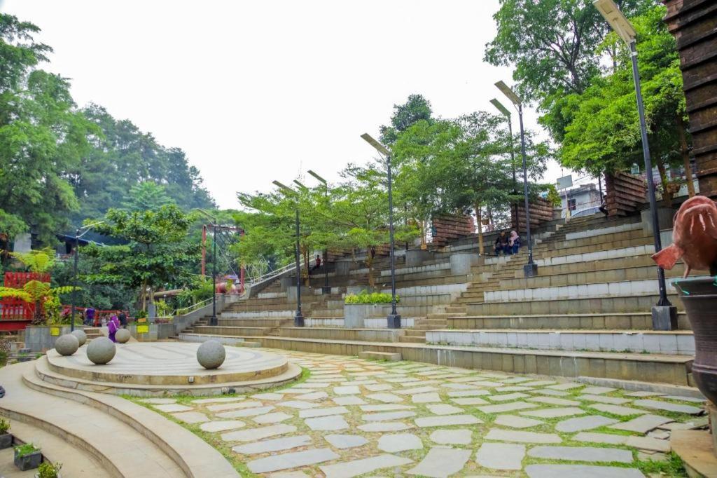 Hotel Spot On 91190 Bijaksana Bandung